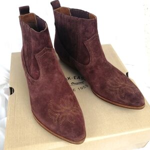NWB Kork-Ease Sundance suede booties burgundy maroon Western ankle boots Sz 9